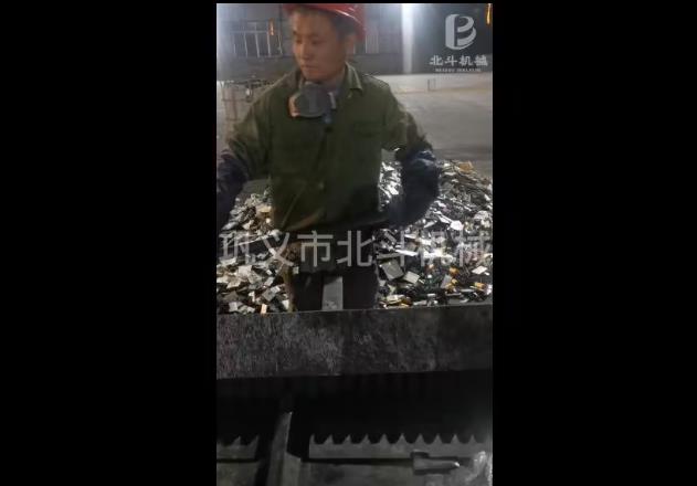 電池處理現(xiàn)場(chǎng)符合環(huán)保要求,也帶來了經(jīng)濟(jì)效益